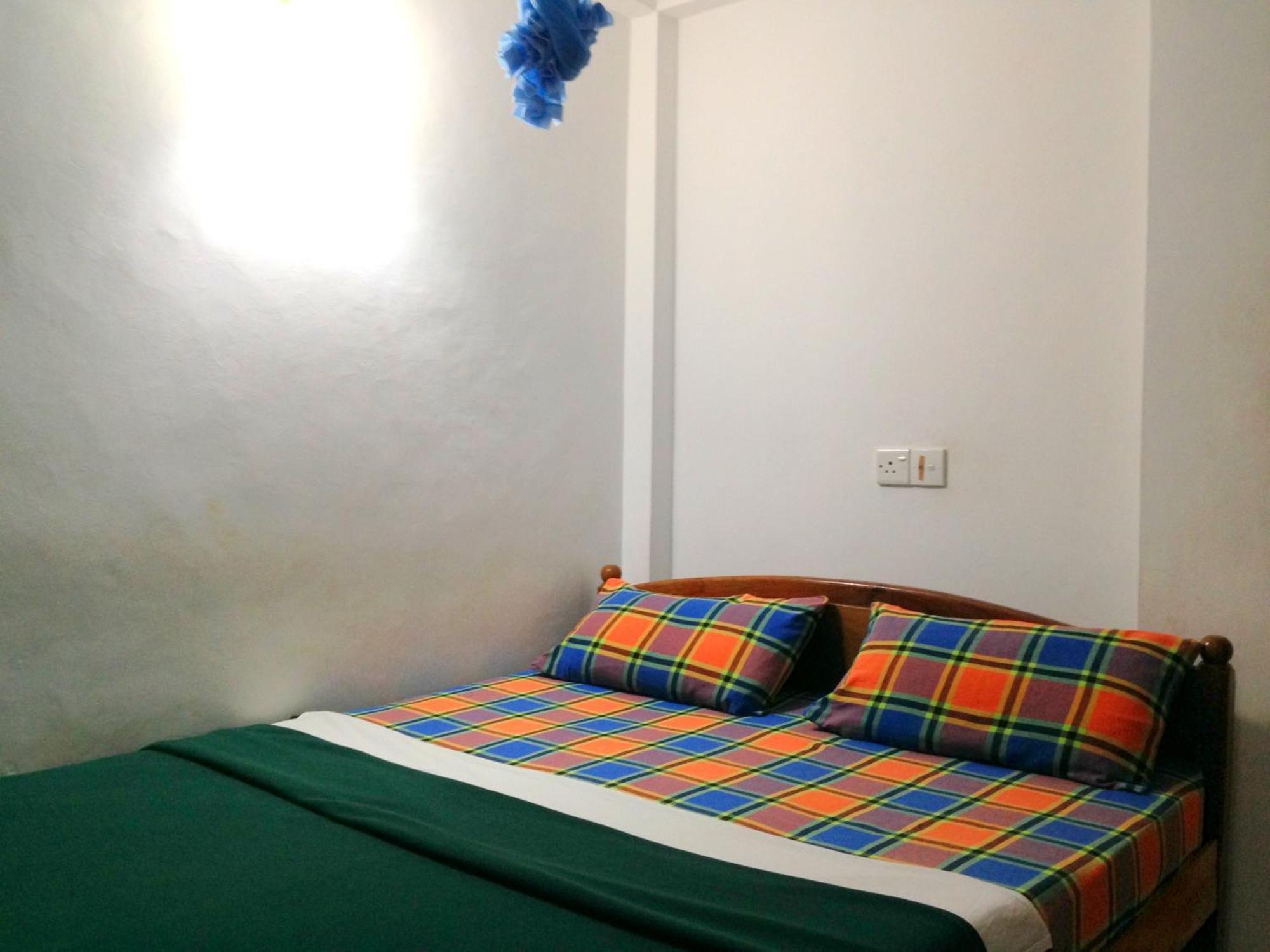 Eeshani Guest Inn Элла Экстерьер фото